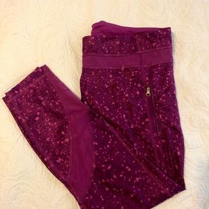 Size 12 Lululemon magenta run crops, EUC